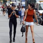 Kendall Jenner a passeggio con l'amica Hailey Baldwin FOTO 24