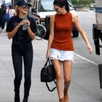 Kendall Jenner a passeggio con l'amica Hailey Baldwin FOTO 31