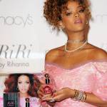 Rihanna ingrassata? Curve lievitate per la cantante FOTO 18