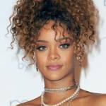 Rihanna ingrassata? Curve lievitate per la cantante FOTO 20