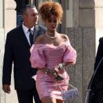 Rihanna ingrassata? Curve lievitate per la cantante FOTO 26
