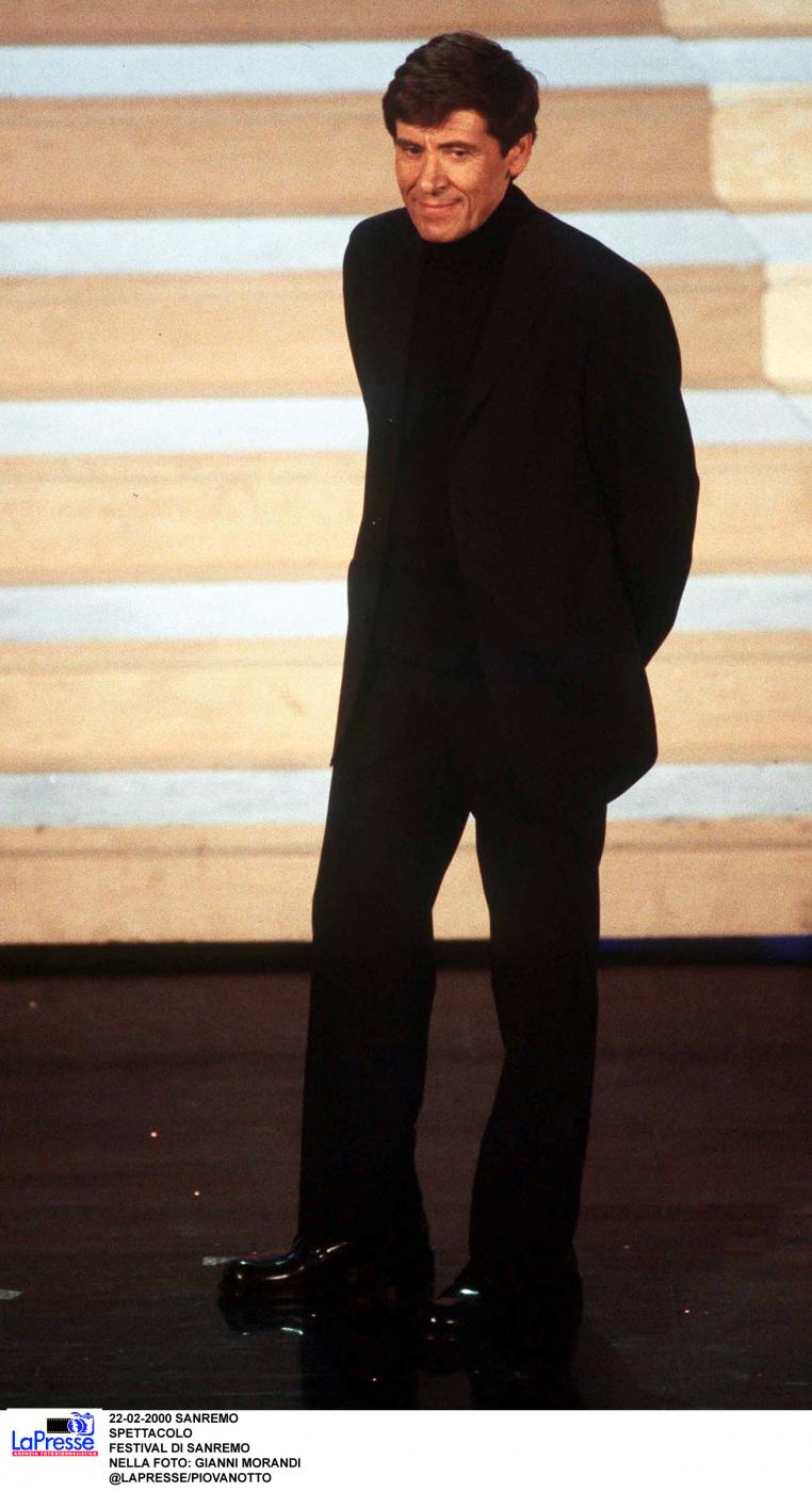 Gianni Morandi com'era e com'è: FOTO del cantante