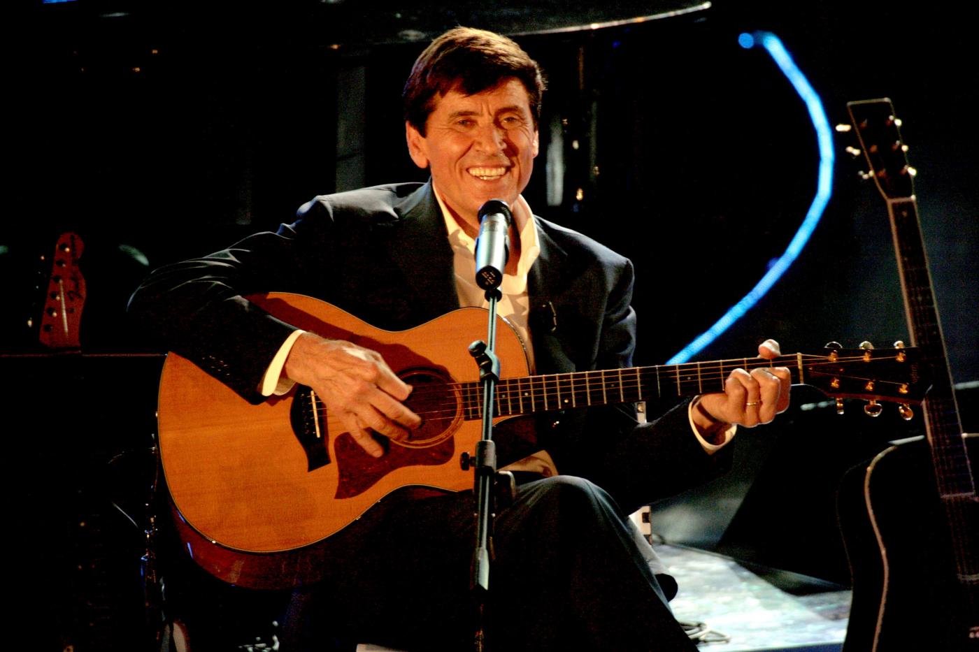 Gianni Morandi com'era e com'è: FOTO del cantante