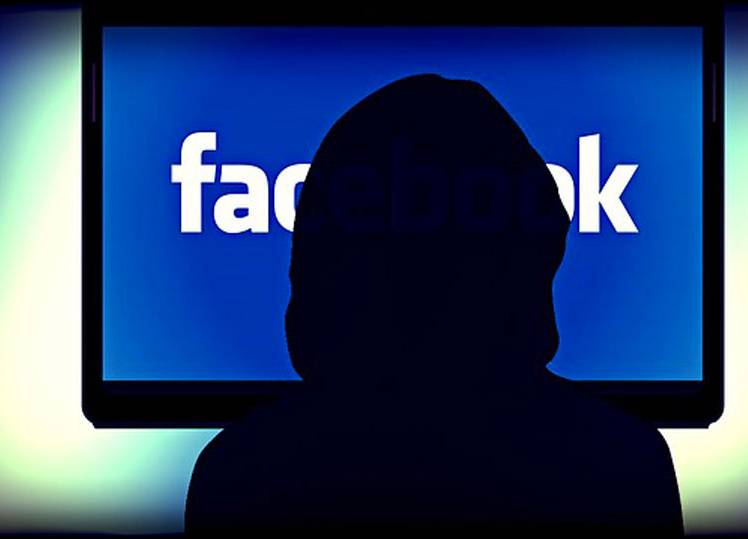 Facebook: virus e truffe, ecco dove non dovete cliccare