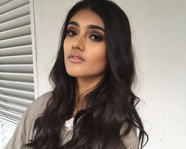 Neelam Gill, prima modella indiana a sfilare per Burberry FOTO