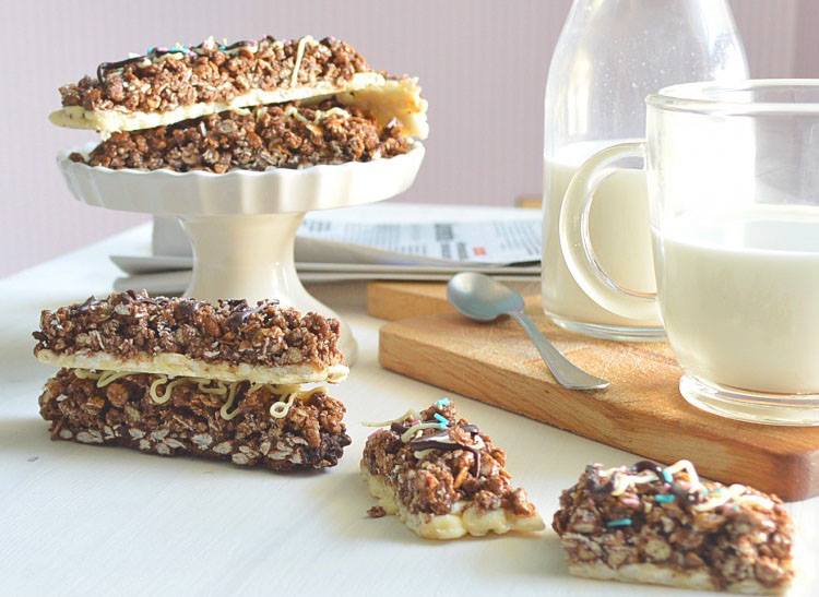 Barrette di muesli con riso soffiato e cioccolato VIDEORICETTA