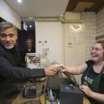 George Clooney testimonial bar gestito da homeless