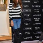 Penélope Cruz chic a Milano: stivali alti e jeans11