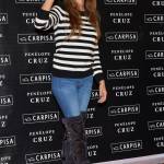 Penélope Cruz chic a Milano: stivali alti e jeans6