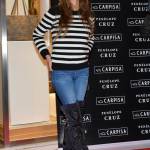 Penélope Cruz chic a Milano: stivali alti e jeans14