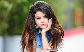 Selena Gomez e la "poca sensibilità" per la strage di Parigi