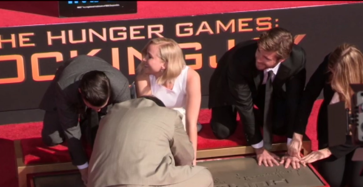 Jennifer Lawrence, impronte ad Hollywood per Hunger Games