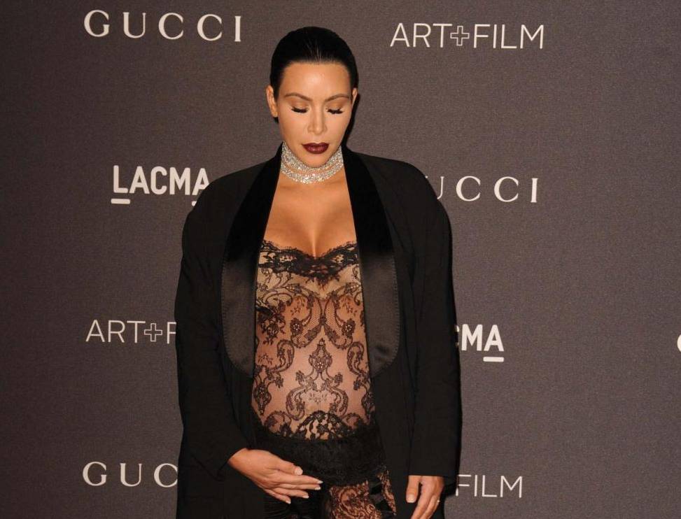 Kim Kardashian, look estremo in gravidanza: si vede tutto...FOTO 3