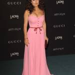 Salma Hayek, décolleté esplosivo con l'abito Gucci FOTO