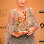 Rita Ora, abito scollato firmato Marchesa ai Bambi Awards FOTO 1