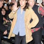 Harry Styles chic: cappotto in renna a camperos a Londra FOTO 5