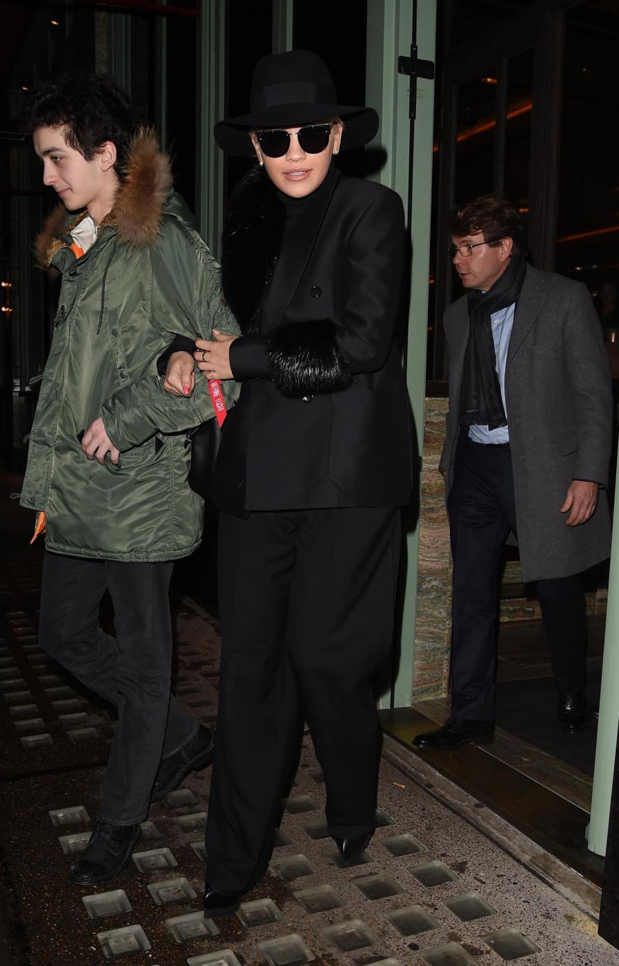 Rita Ora con il fratello Don a Londra FOTO