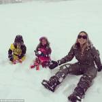 Mariah Carey gioca a palle di neve con i gemelli3