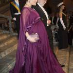 Nobel, principessa di Svezia incinta con abito a vita alta3