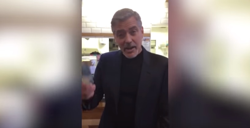 George Clooney per i senzatetto: "A Natale donate 5 sterline"