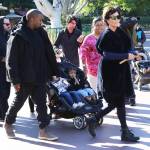 Kanye West e Kourtney Kardashian a Disneyland con i figli141