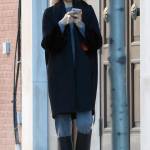 Irina Shayk a passeggio per New York: look bocciato FOTO