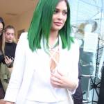 Kylie jenner con i capelli verdi FOTO 8