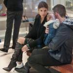 Elisabetta Canalis: sneaker e total black, fashion a Milano5