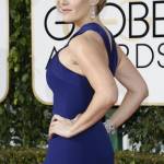 Kate Winslet, vestito blu firmato Dior ai Golden Globe15