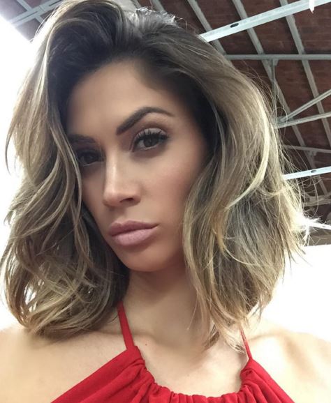 Letizia Ortiz, Melissa Satta: caschetto al top FOTO