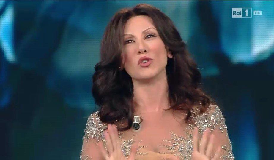 Virgini Raffaele: Sabrina Ferilli per Sanremo FOTO