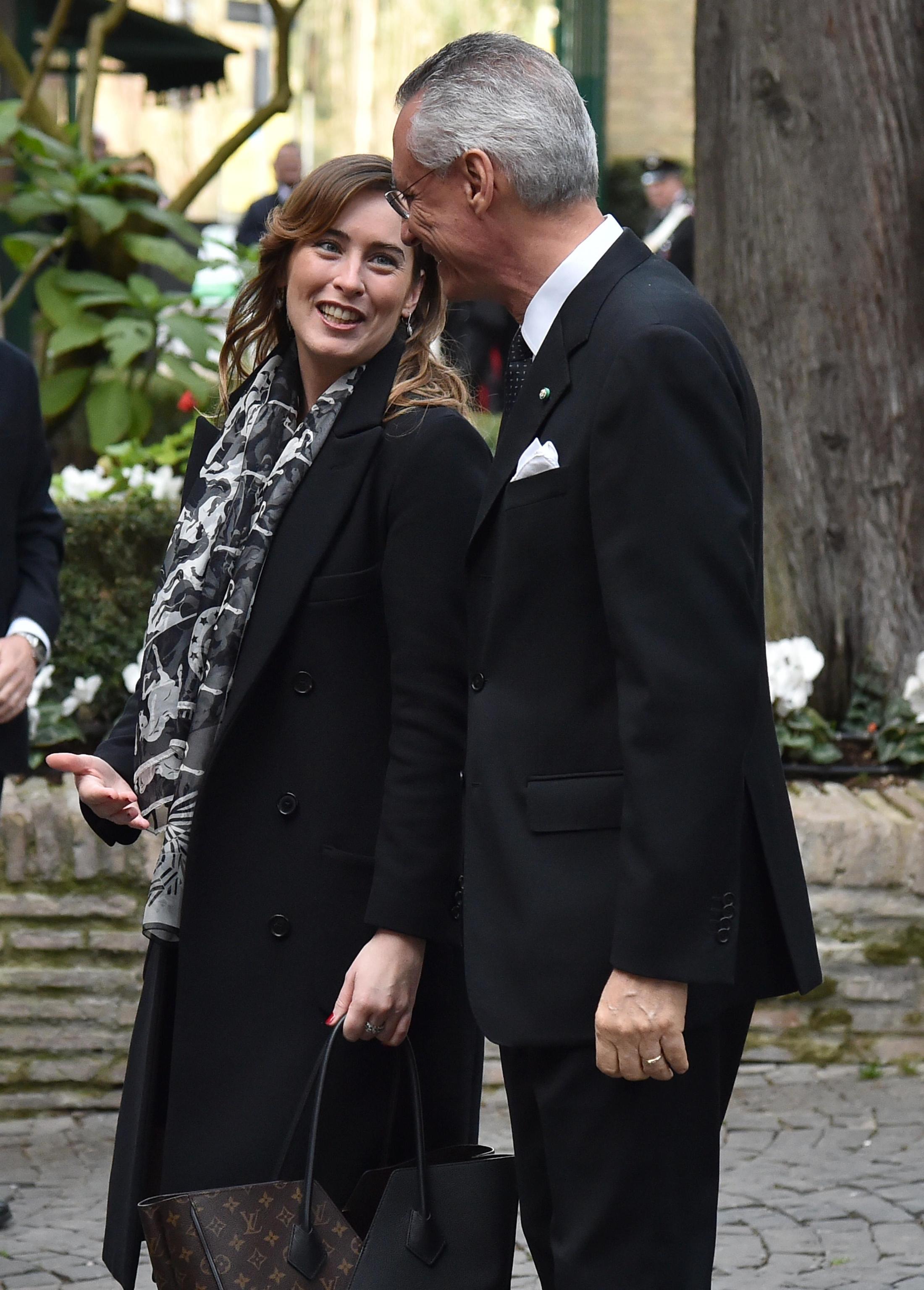 Maria Elena Boschi, borsa da €2.380,00 firmata Louis Vuitton FOTO