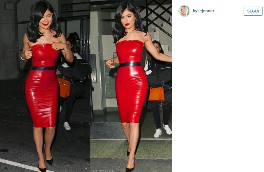 Kylie Jenner sfida Kim Kardashian: abito in latex5