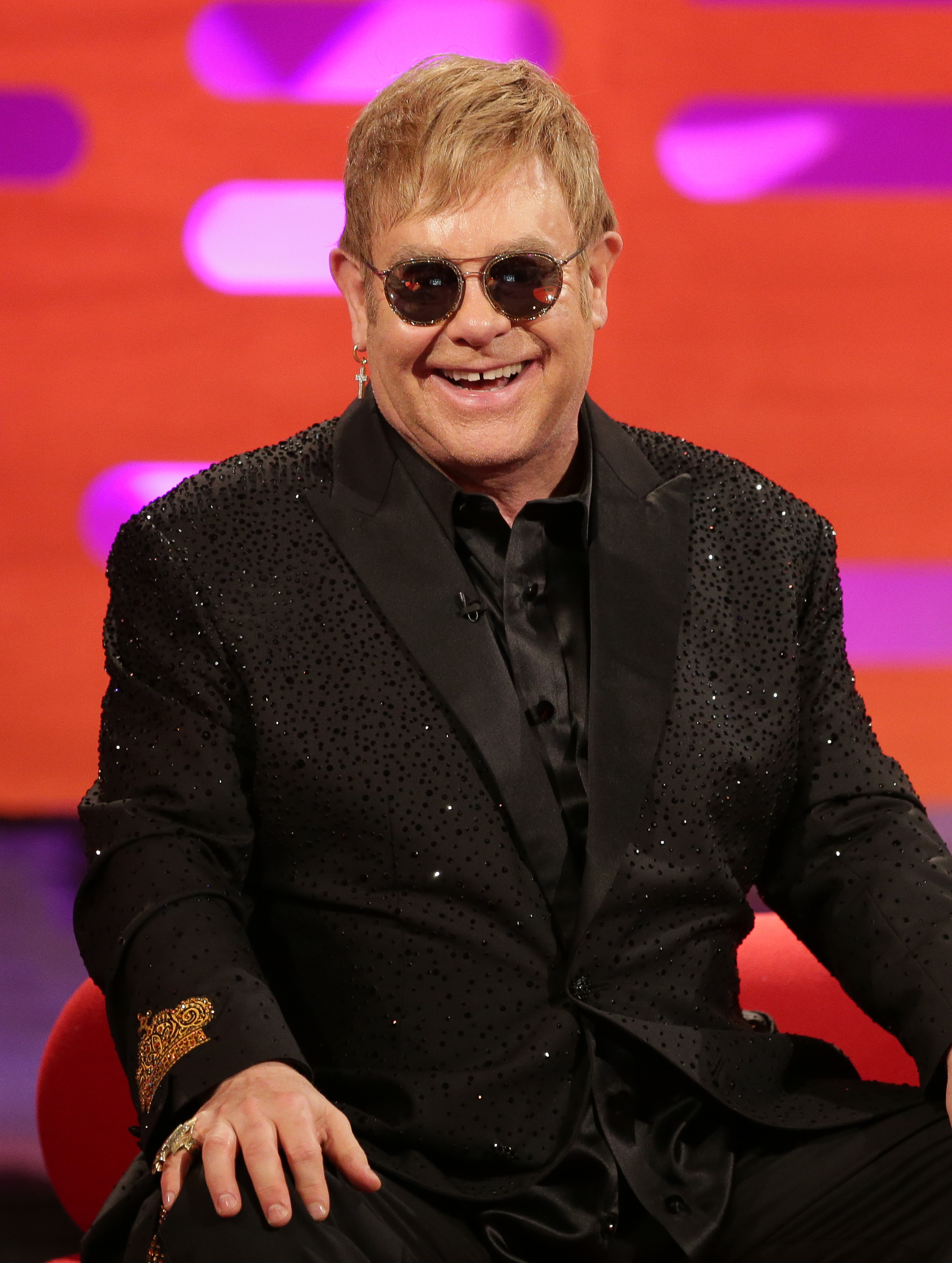 Elton John FOTO com'era e com'è: vita privata e curiosità