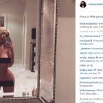 Kim Kardashian nuda davanti allo specchio su Instagram