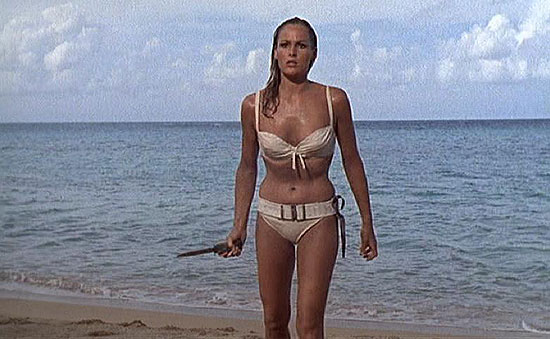 Ursula Andress, la prima Bond Girl compie 80 anni6