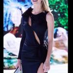 Alessia Marcuzzi, abito con spacco firmato Versace FOTO