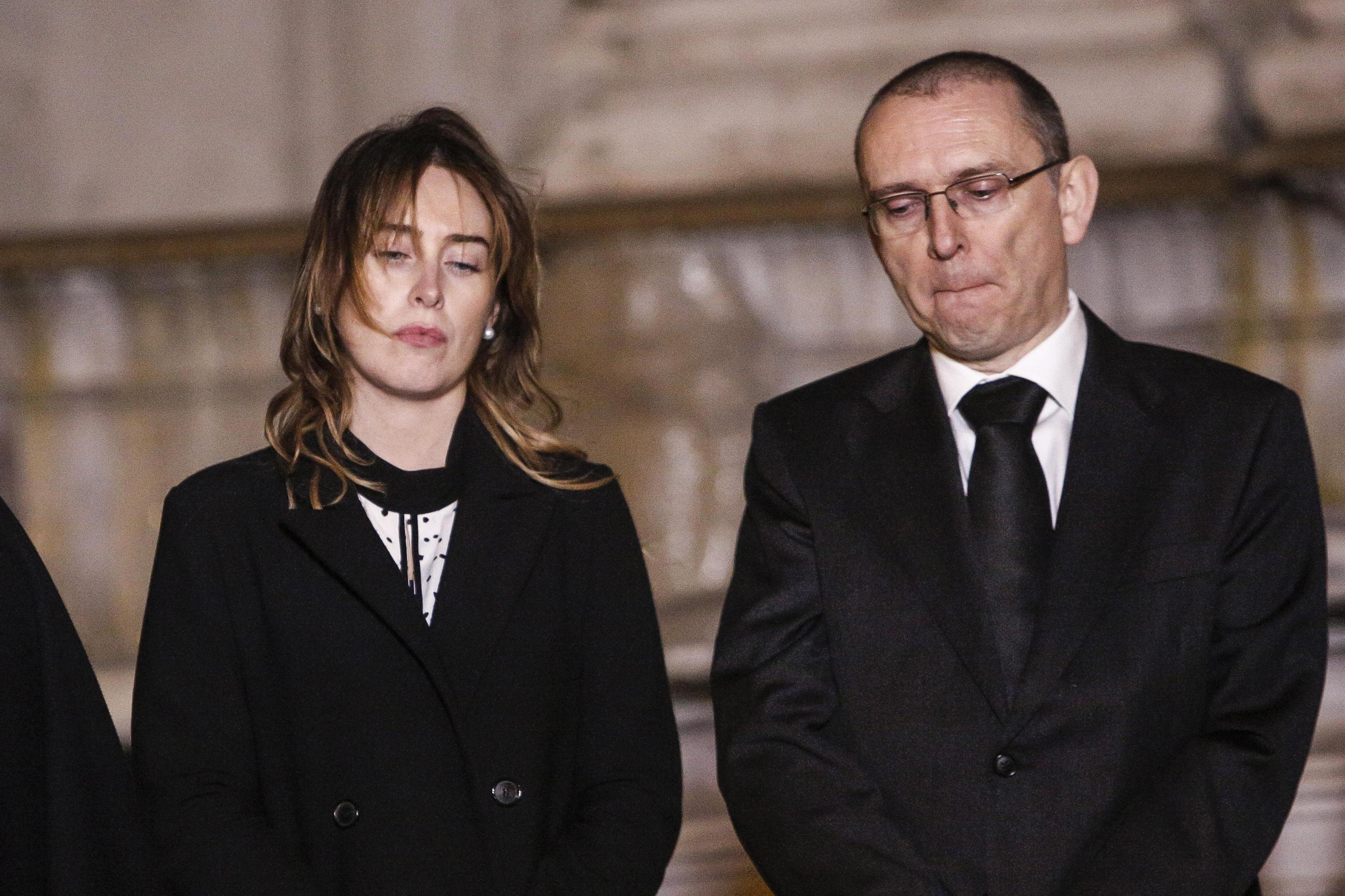 Maria Elena Boschi: cappottino nero e tacchi FOTO