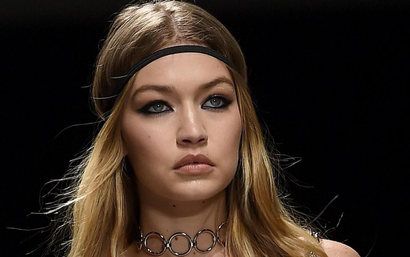 Gigi Hadid critiata dai fan. "Ha fatto finta di..."