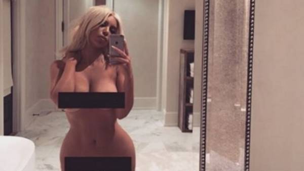 Kim Kardashian nuda (e censurata) su Instagram FOTO