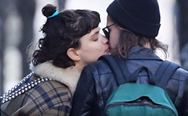 Kristen Stewart: bacio con la sua nuova fidanzata VIDEO