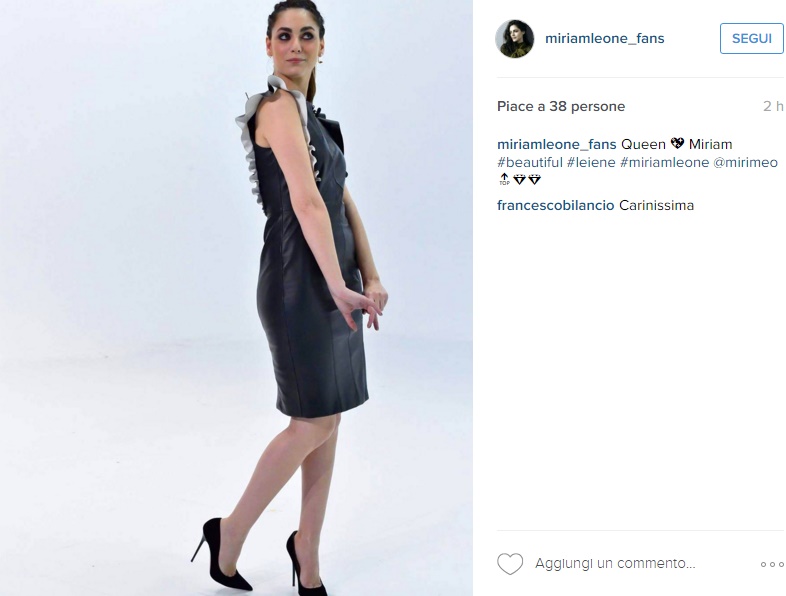 Miriam Leone: abito nero di pelle e tacchi a Le Iene FOTO