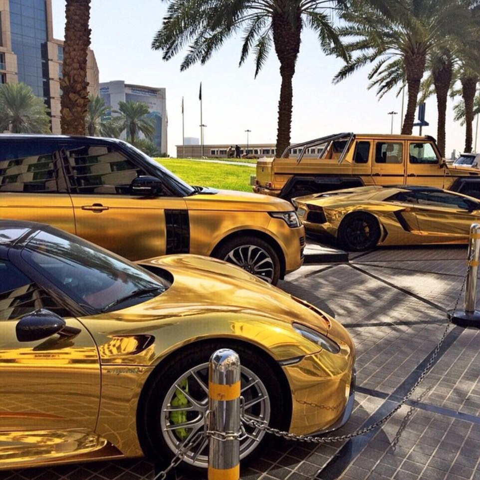 Le auto ricoperte d'oro del principe saudita8