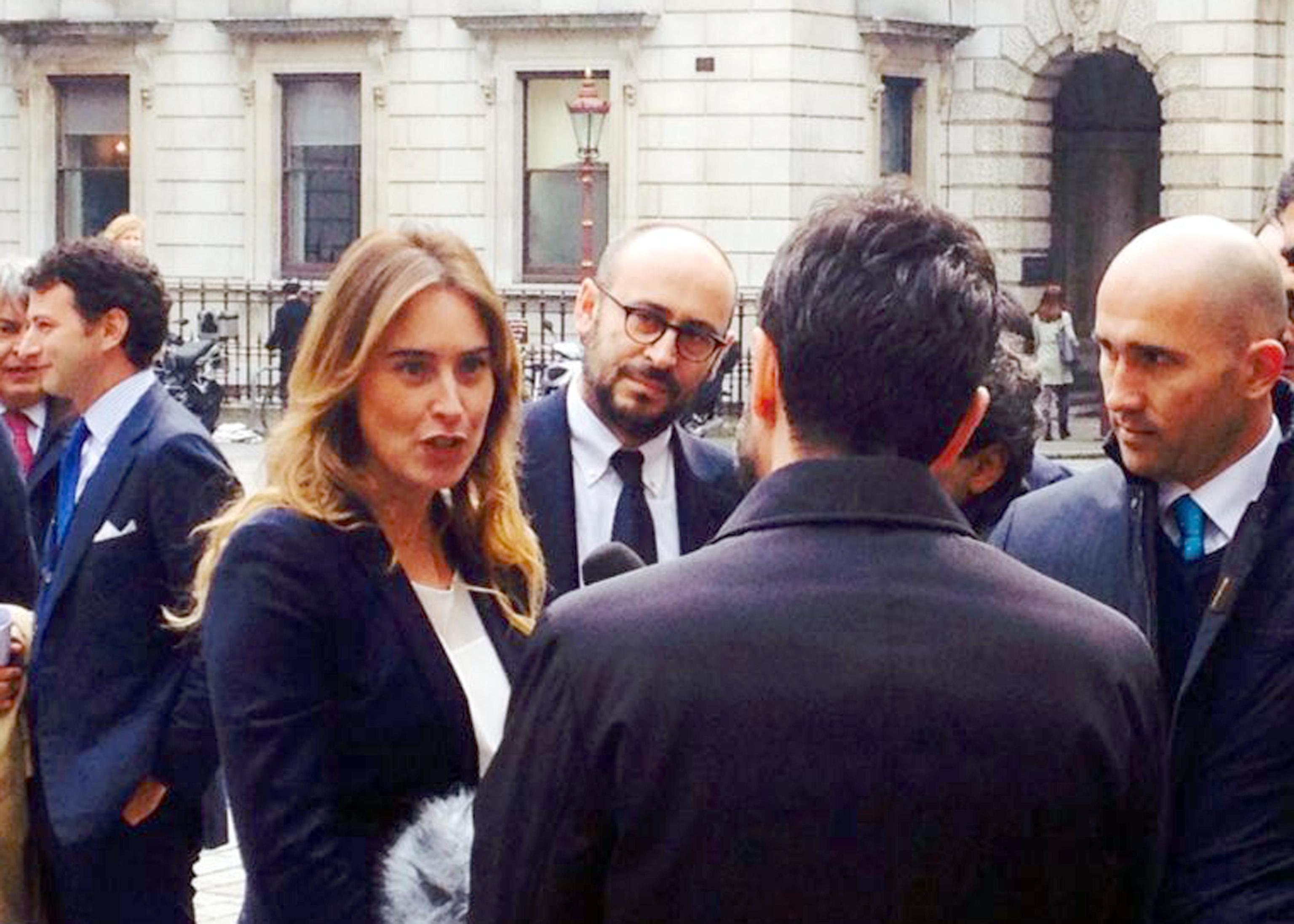 Maria Elena Boschi, tailleur nero a Londra FOTO