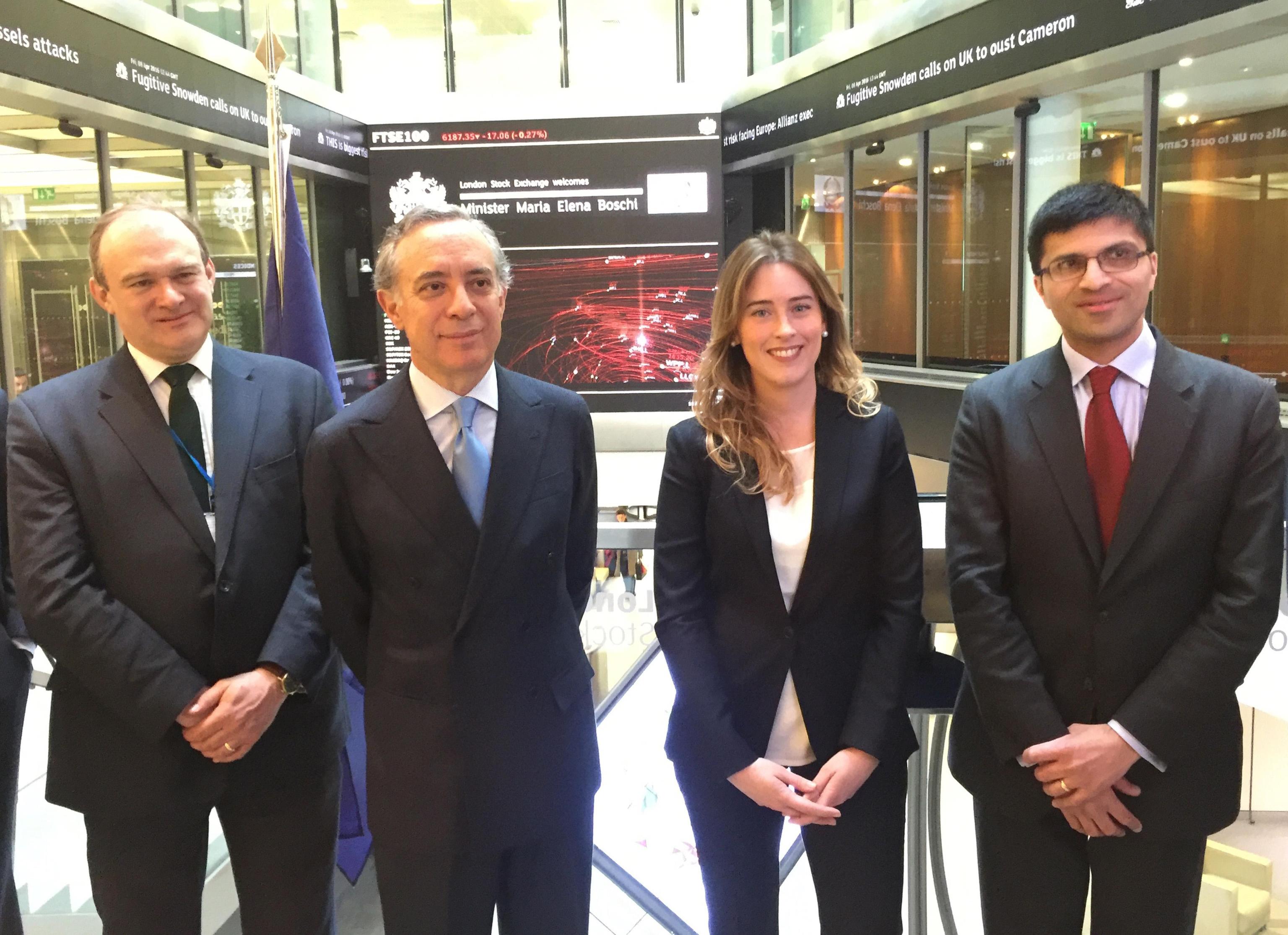 Maria Elena Boschi, tailleur nero a Londra FOTO