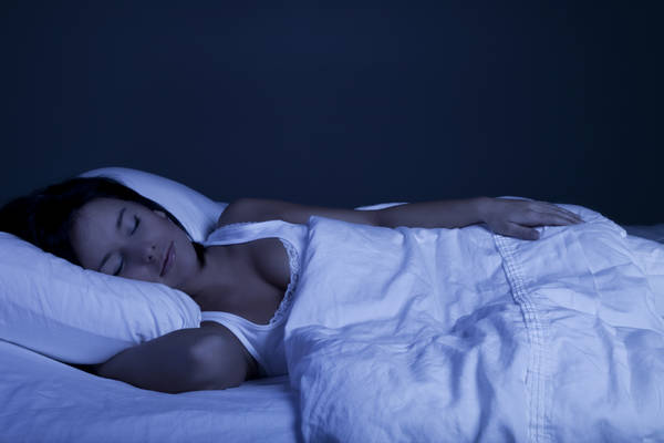 Chi dorme ingrassa meno: ecco perché