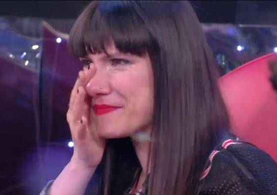 Risultati immagini per elisa piange