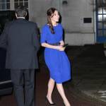 Kate Middleton news: abito blu lungo e trasparenze FOTO