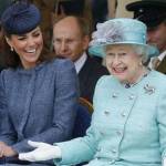 FOTO Regina Elisabetta e Kate Middleton con i cappelli