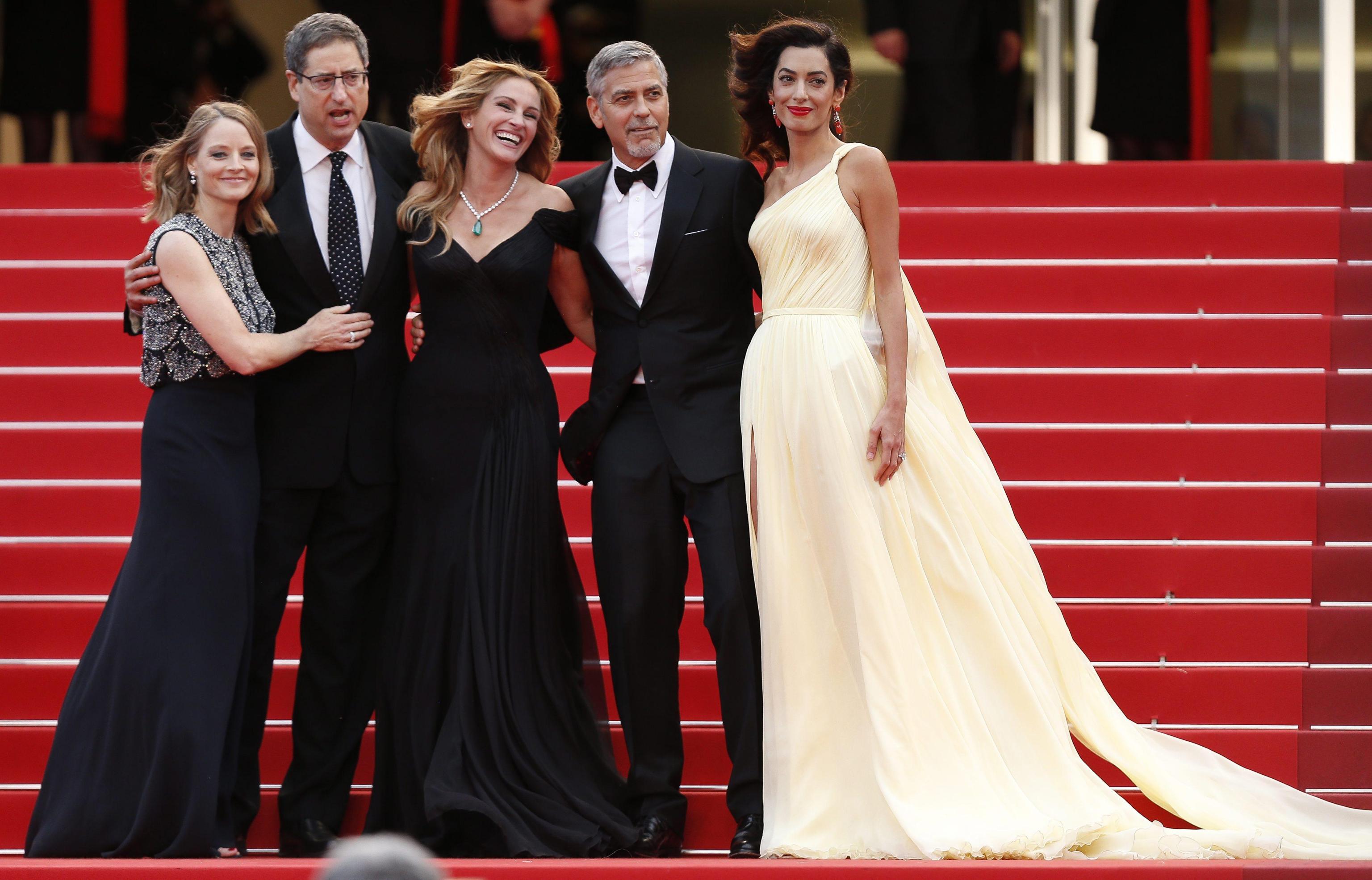 Amal Alamuddin: abito giallo firmato Versace a Cannes FOTO